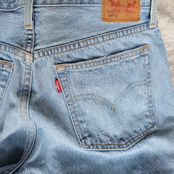 SOLD🥳Levis 501 light wash skinny jeans - Picture 8 of 15
